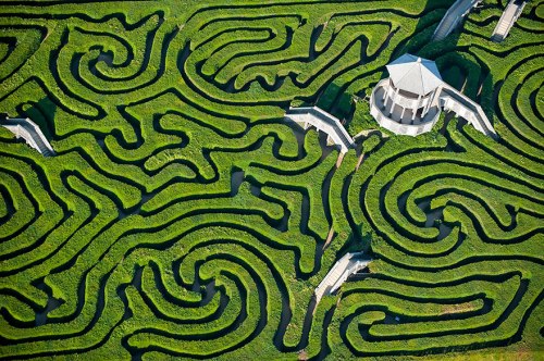 birds-eye-view-aerial-photography-4-maze-at-longleat-england